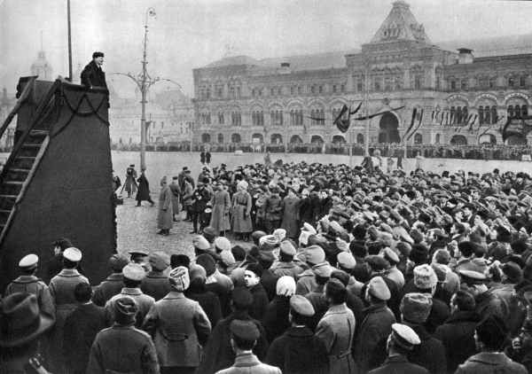 О трёх революциях в России: февраль 1917 года, октябрь 1917 года и ноябрь 1927 года