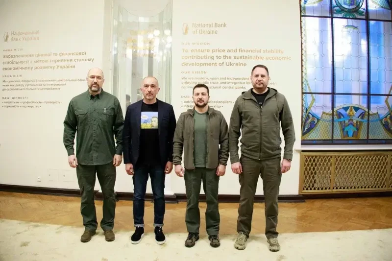 В Вашингтоне изучают возможности по роспуску украинской «актёрской труппы» ввиду её недоговороспособности