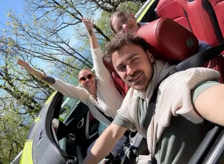 Агата Муцениеце и Пётр Дранга обручились