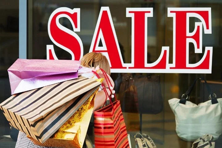 Сезон распродаж: как сэкономить на распродажах и не купить лишнего