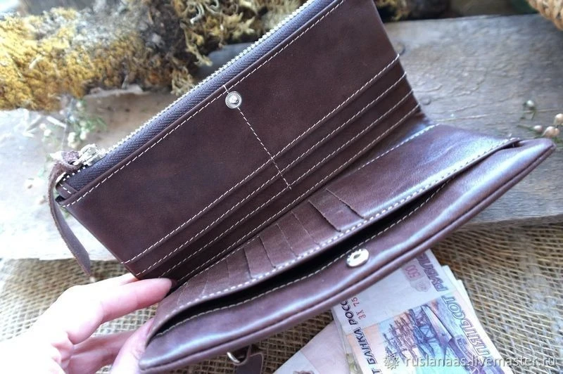 Какая вещь в вашей сумке способна притормозить перемены и помешать встретить Новый год 2026 в легкости