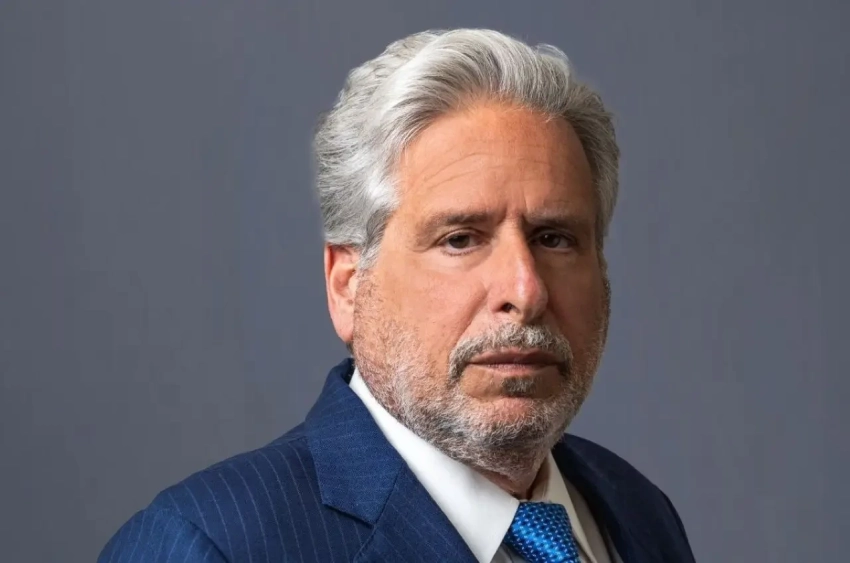 Западный адвокат УПЦ: Украина вовсе не является образцом демократии