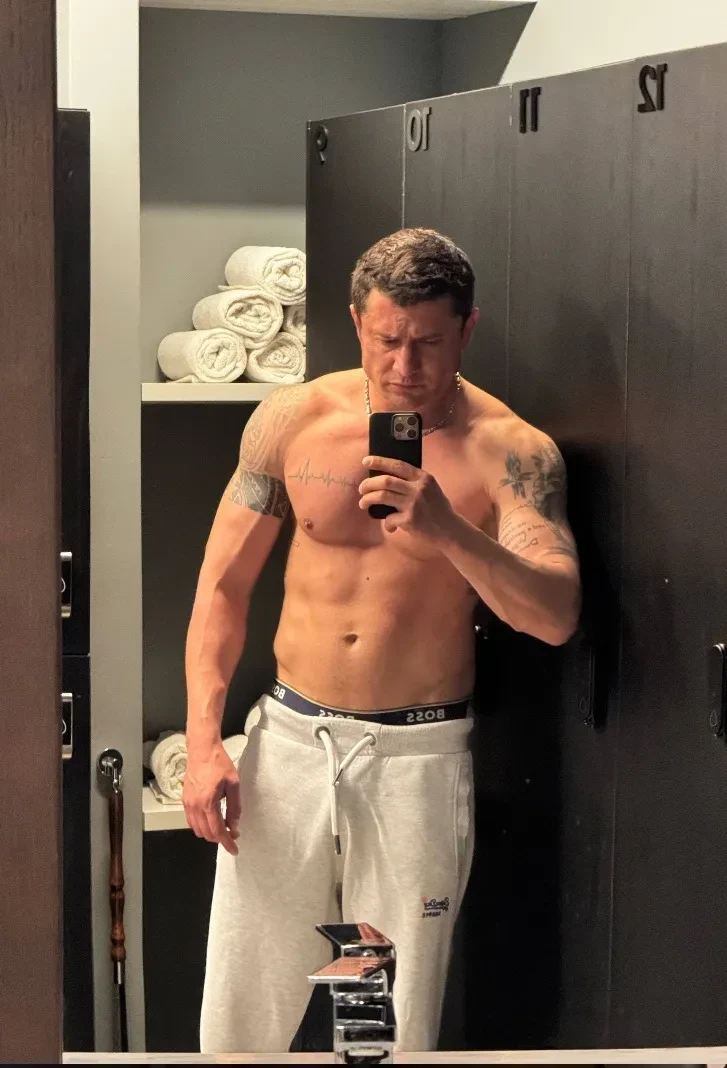 "Решили подождать, пока не родит и не восстановится". Павел Прилучный хочет засудить Агату Муцениеце, которая недавно родила третьего ребёнка