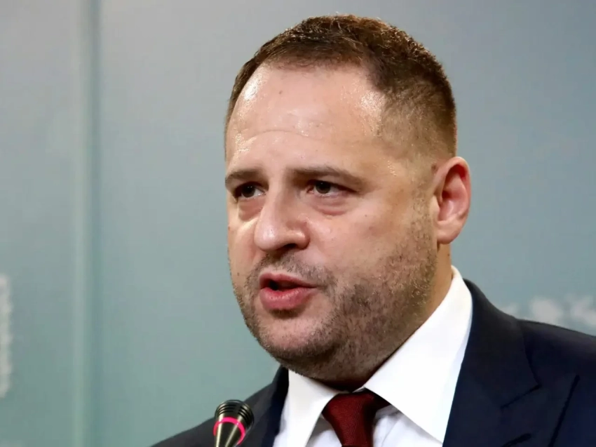 Экс пресс-секретарь Зеленского: Ермак саботировал решения президента