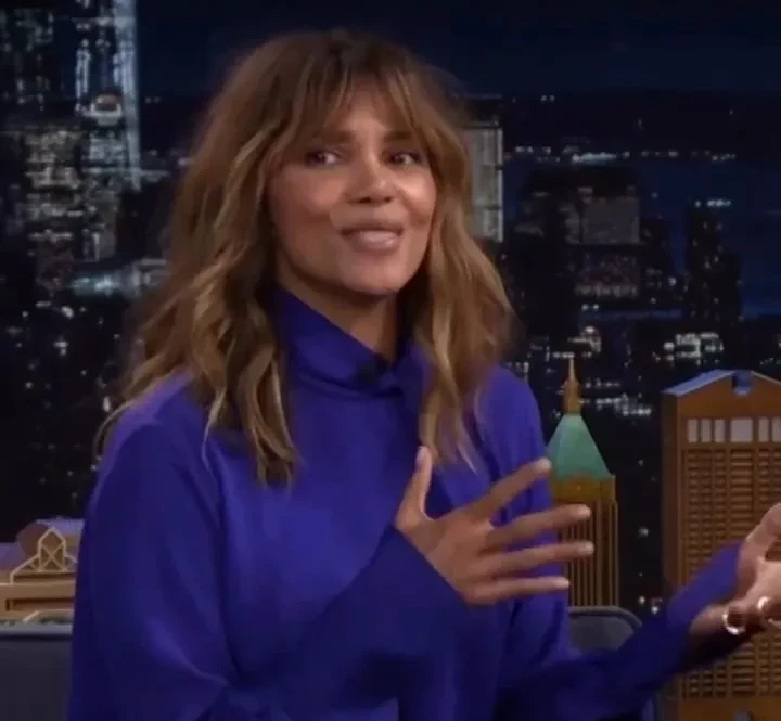 59-летняя Холли Берри подтвердила, что выходит замуж в третий раз, и показала кольцо