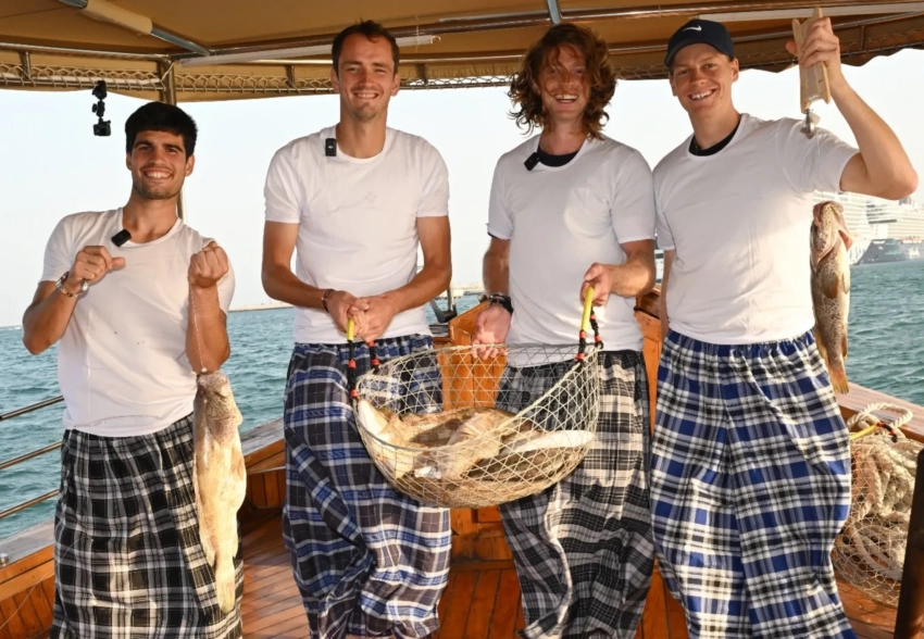 Андрей Рублёв, Даниил Медведев, Янник Синнер и Карлос Алькарас порыбачили вместе перед турниром в Дохе