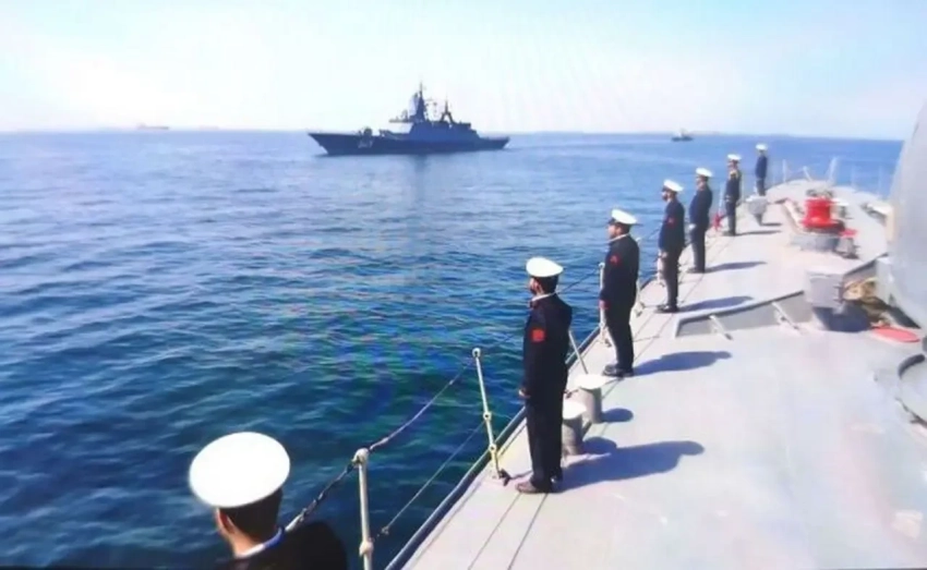 Корабли КНР и России в Ормузском заливе могут помешать США ударить по Ирану