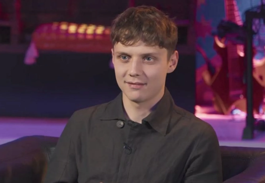 "Люди смотрят через призму зависти". Ваня Дмитриенко высказался о романе с Анной Пересильд, её успехе и своём статусе миллиардера