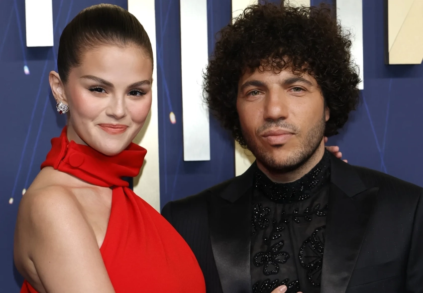 Селена Гомес публично призналась в любви Бенни Бланко после того, как его раскритиковали за нечистоплотность