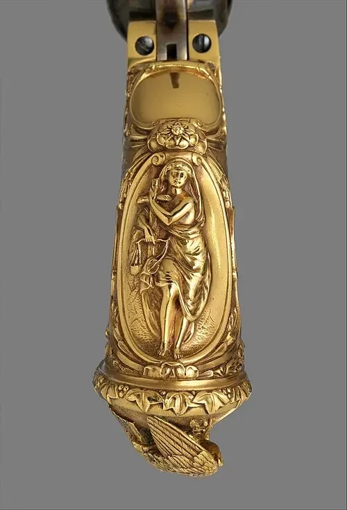 На этой выставке «картин» лишь «кольт» присутствует один…