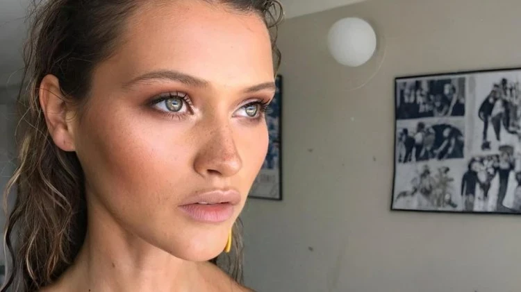 Мягкий акцент: как сделать выразительный взгляд без стрелок