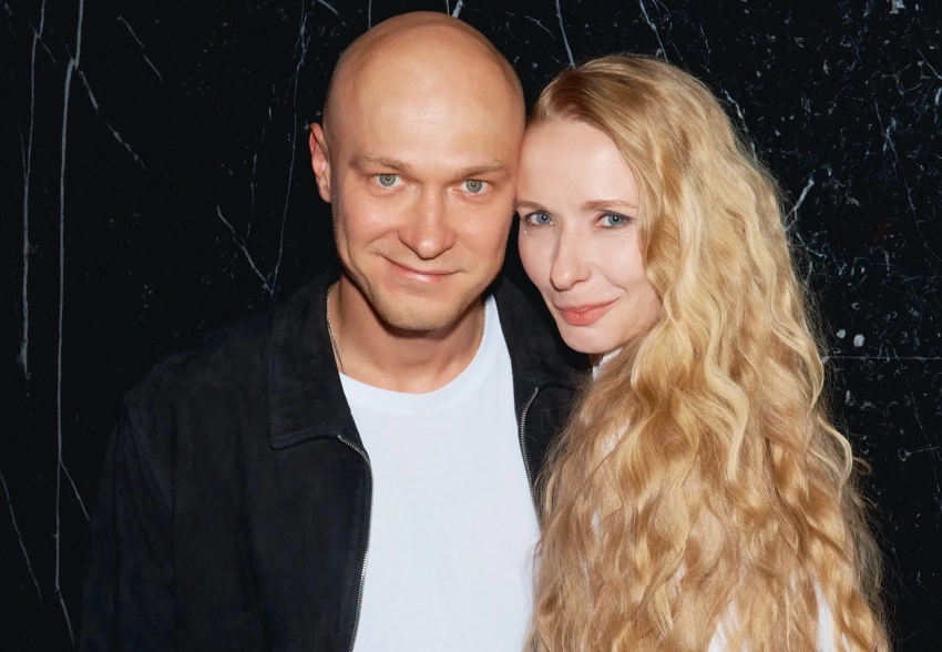 Юра Борисов с женой, Евгений Цыганов и Юлия Снигирь, Аглая Тарасова и Саша Бортич на премьере фильма "Картины дружеских связей"