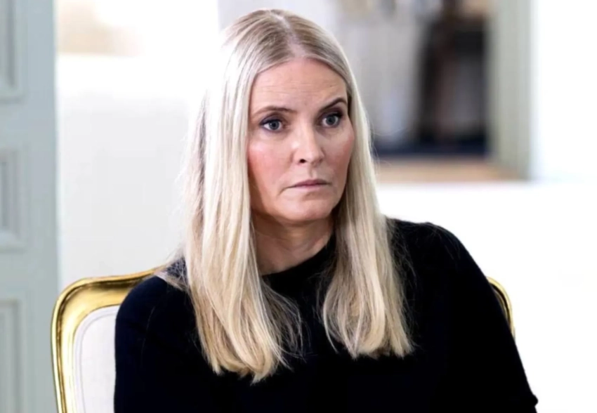 Норвежская кронпринцесса дала "покаянное" интервью о дружбе с Эпштейном на фоне уголовного дела об изнасиловании против её сына